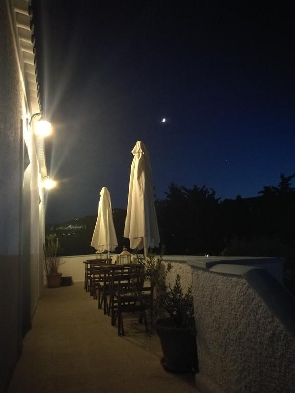 Villa Metaxa Spetses Town Extérieur photo
